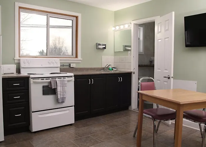 Perth Plaza Inn & Suites