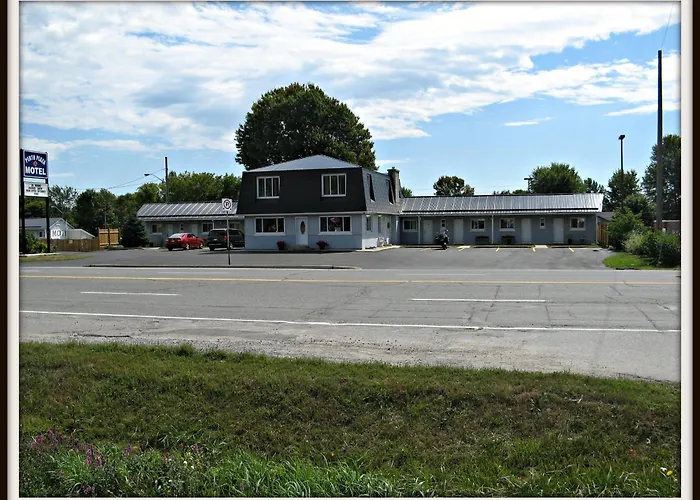 Perth Plaza Inn & Suites