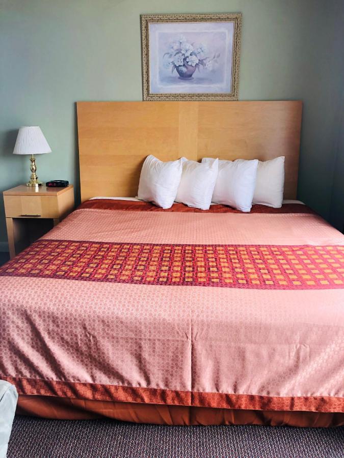Plaza & Motel 2*