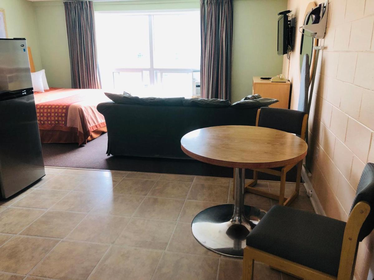 Motel Plaza & 2*