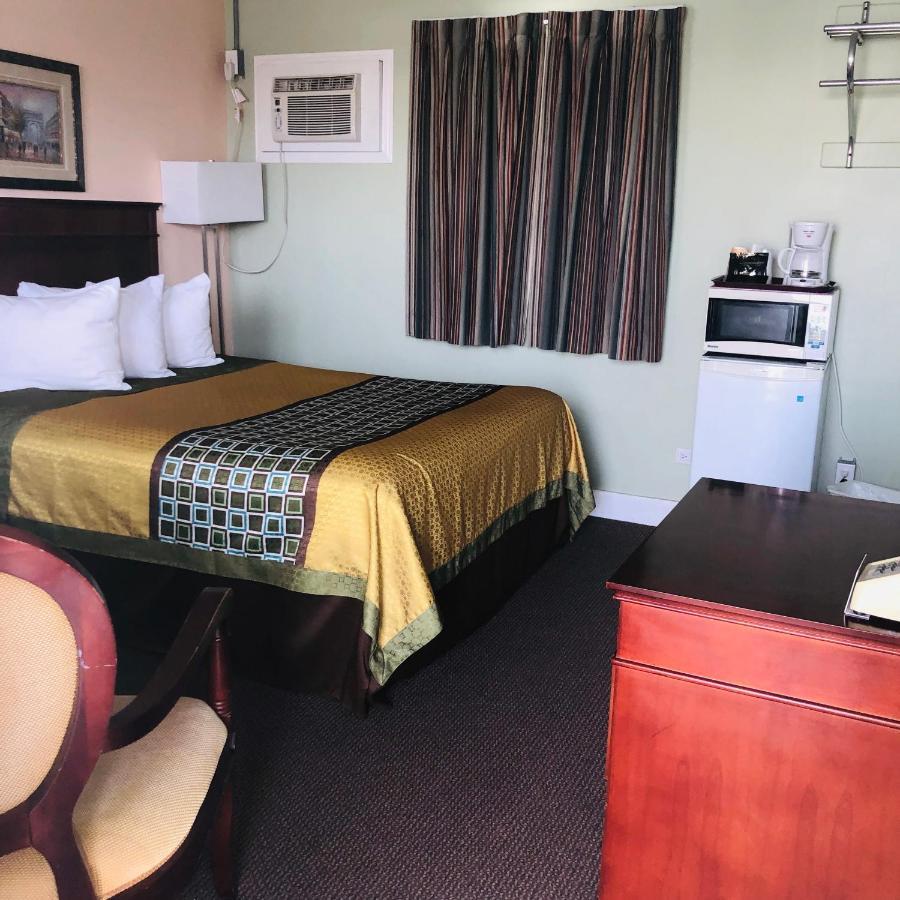 Plaza & Motel